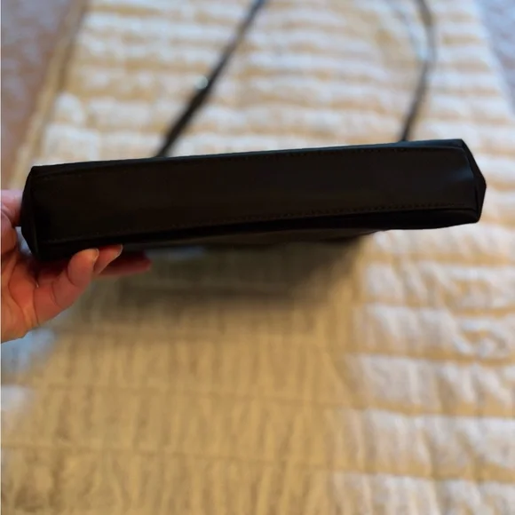 Kate Spade Black Crossbody Bag Sleek Design - Picture 3 of 7